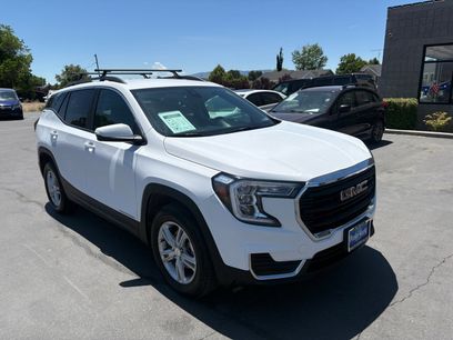 Used 2022 GMC Terrain SLE w/ Driver Convenience Package