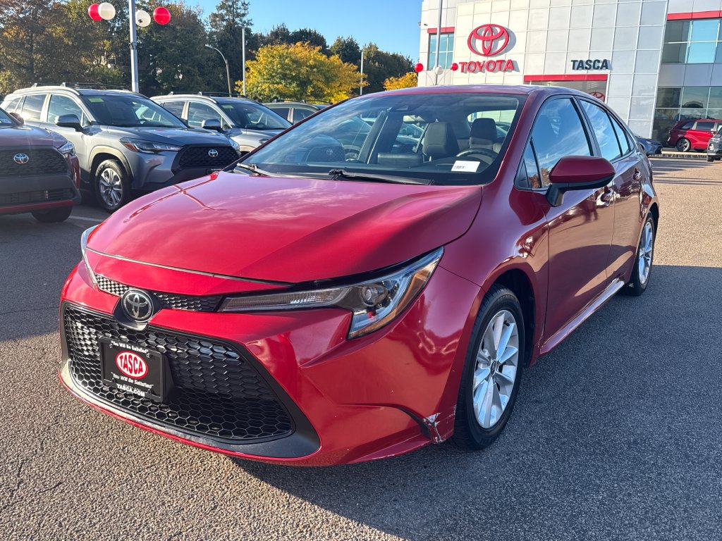Used 2021 Toyota Corolla LE w/ LE Convenience Package FWD image 3