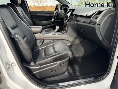 Used 2022 Jeep Grand Cherokee Limited image 24