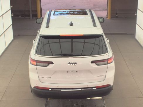 Used 2022 Jeep Grand Cherokee L Limited image 3