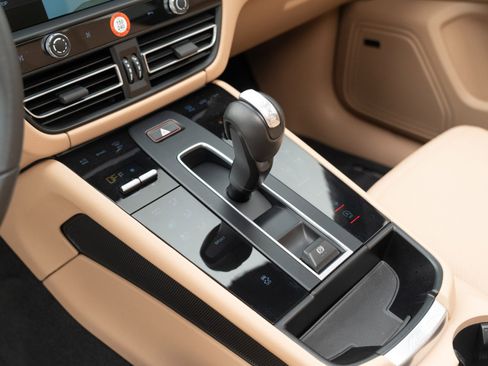 Certified 2023 Porsche Macan S AWD/4WD image 25