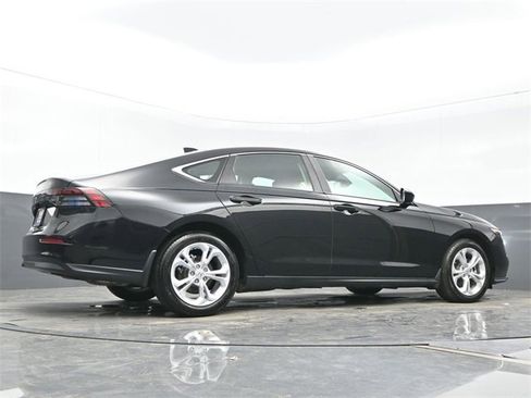 Certified 2025 Honda Accord LX image 25