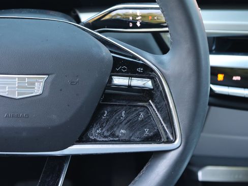 Used 2024 Cadillac Lyriq Luxury RWD image 21