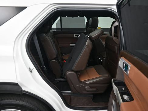 Used 2021 Ford Explorer King Ranch w/ Premium Technology Package AWD/4WD image 54