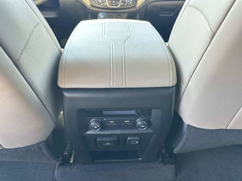 Certified 2023 Chevrolet Traverse LT w/ LT Premium Package AWD/4WD image 14