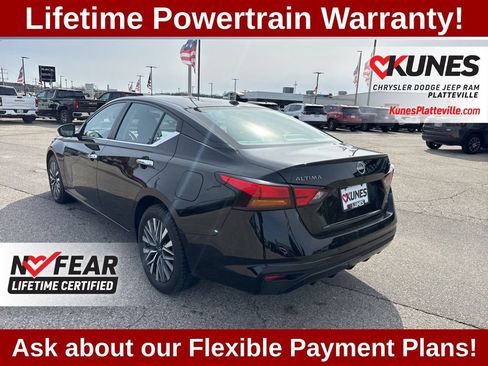 Used 2024 Nissan Altima 2.5 SV AWD/4WD image 7