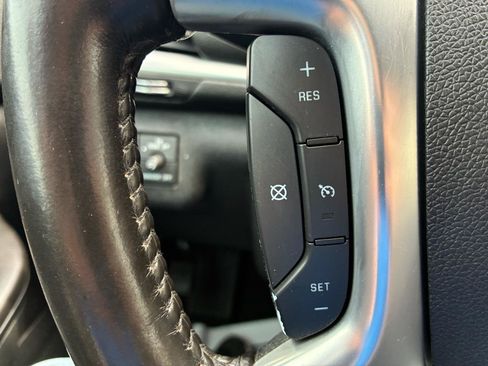Used 2016 Chevrolet Traverse LT w/ Style and Technology Package FWD image 19