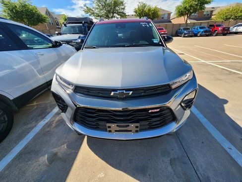Used 2023 Chevrolet TrailBlazer RS FWD image 2