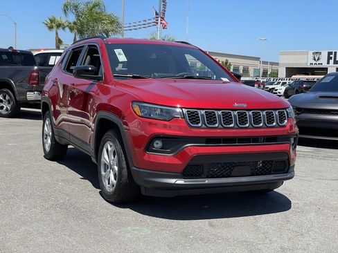 New 2025 Jeep Compass Latitude image 8