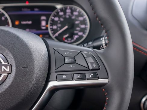 New 2025 Nissan Sentra SR w/ SR Premium Package FWD image 11
