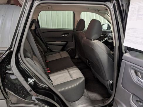 Used 2025 Nissan Rogue SV image 24