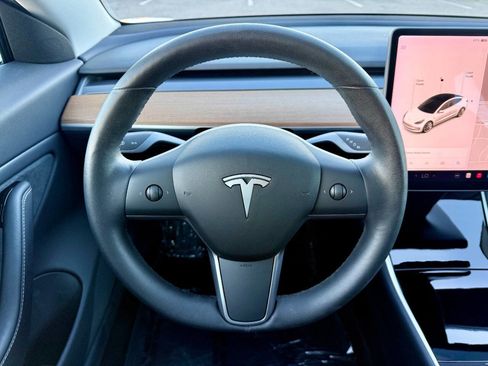 Used 2019 Tesla Model 3 Long Range image 10