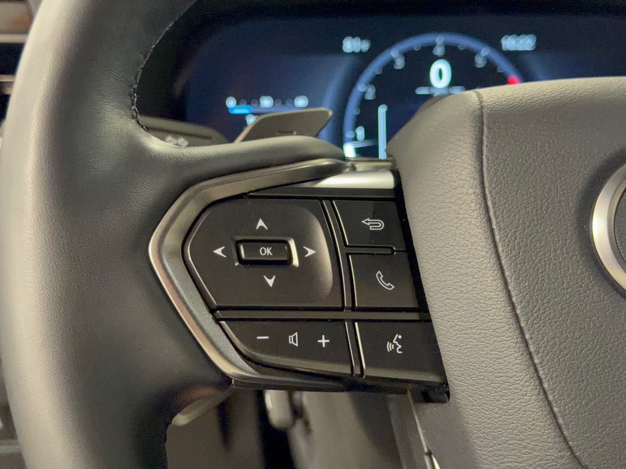 Used 2024 Lexus GX 550 w/ Accessory Package (Z1) AWD/4WD image 18
