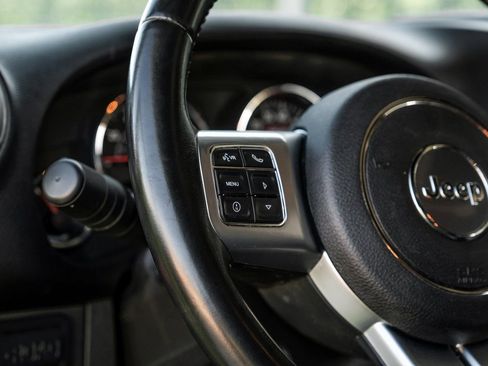 Used 2017 Jeep Wrangler Unlimited Rubicon image 17