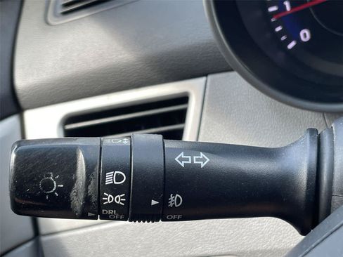 Used 2013 Hyundai Elantra Limited FWD image 22
