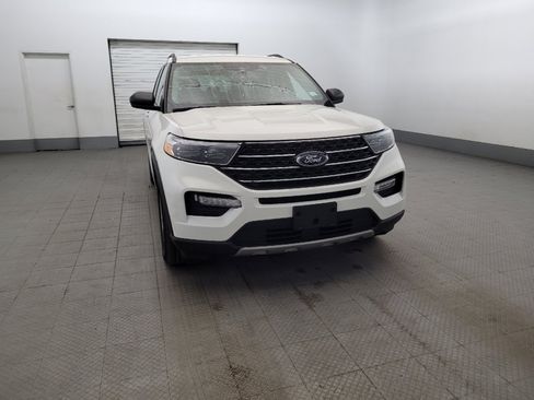 Used 2022 Ford Explorer XLT w/ Equipment Group 202A AWD/4WD image 14