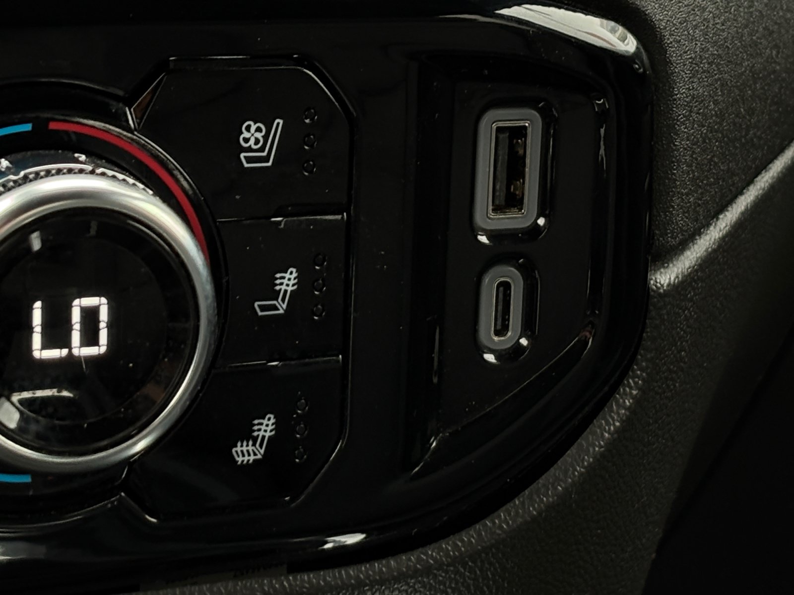 Used 2024 GMC Sierra 1500 SLT AWD/4WD image 21