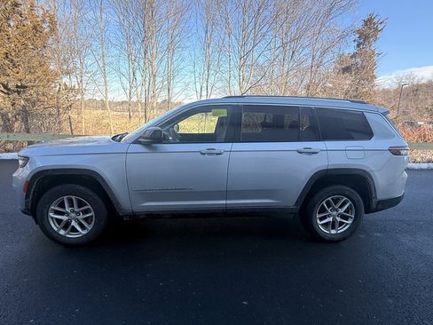 Used 2023 Jeep Grand Cherokee L Laredo image 4