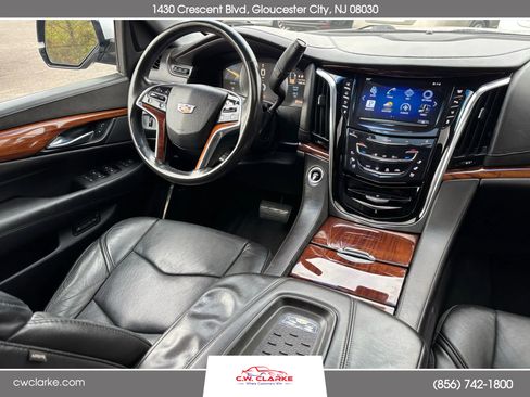 Used 2015 Cadillac Escalade Premium image 16