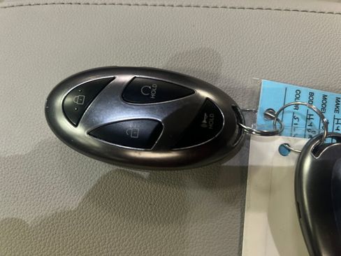 Used 2025 Hyundai Tucson Blue AWD/4WD image 32