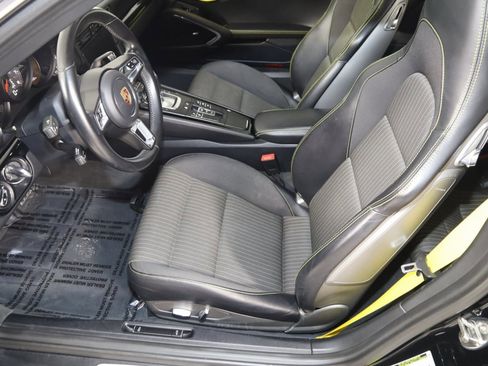 Used 2019 Porsche 911 Carrera T w/ Carrera T Interior Package image 38