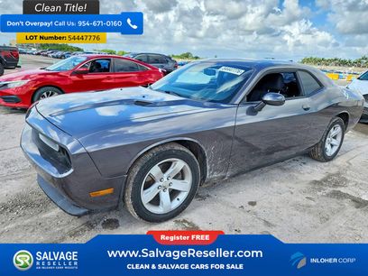 Used 2014 Dodge Challenger SXT
