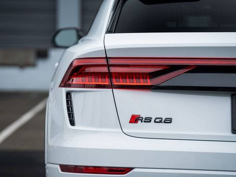 Used 2022 Audi RS Q8 image 12