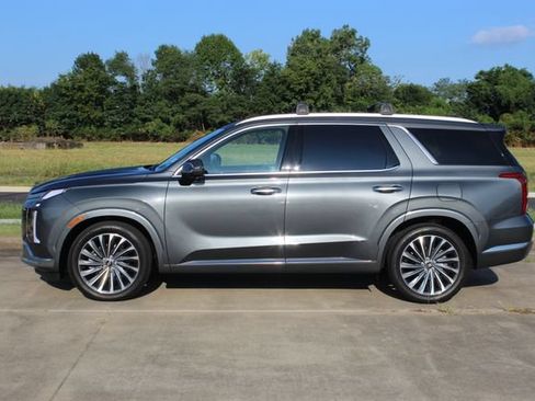 Used 2024 Hyundai Palisade Calligraphy AWD/4WD image 2
