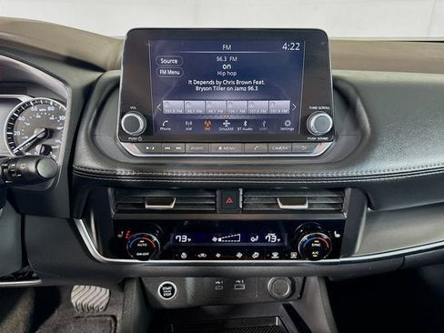 Used 2023 Nissan Rogue SV w/ SV Premium B Package image 12