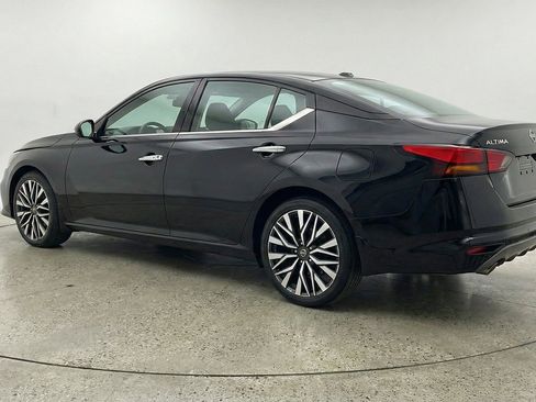 Used 2025 Nissan Altima 2.5 SV FWD image 6