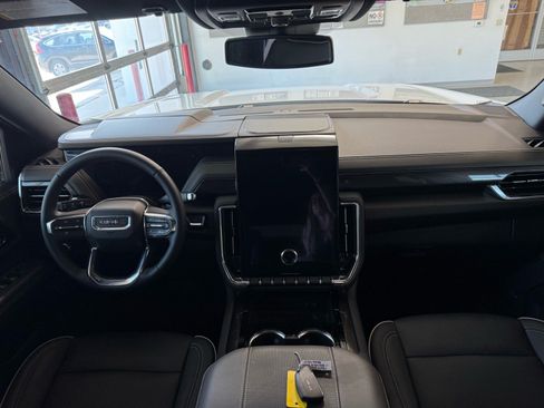 Used 2026 GMC Yukon Elevation AWD/4WD image 16