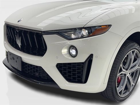 Used 2022 Maserati Levante Modena image 5