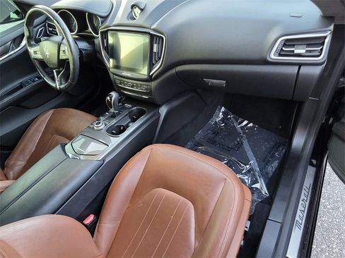 Used 2018 Maserati Ghibli image 33