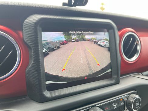 Used 2023 Jeep Wrangler Rubicon w/ LED Lighting Group AWD/4WD image 22