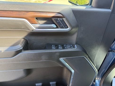 Used 2024 GMC Sierra 1500 SLT image 10