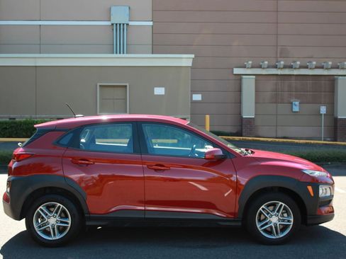 Used 2021 Hyundai Kona SE AWD/4WD image 8