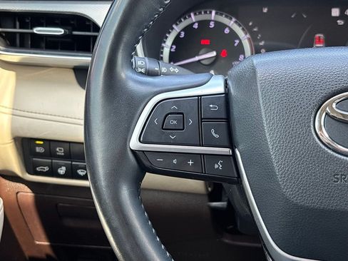 Used 2022 Toyota Highlander Platinum AWD/4WD image 19