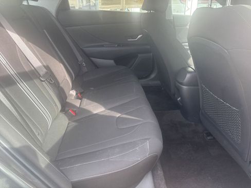 Used 2025 Hyundai Elantra SEL image 41