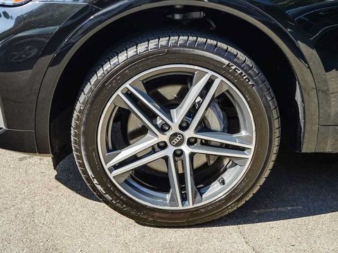 Used 2023 Audi Q5 e Premium w/ Convenience Package AWD/4WD image 10