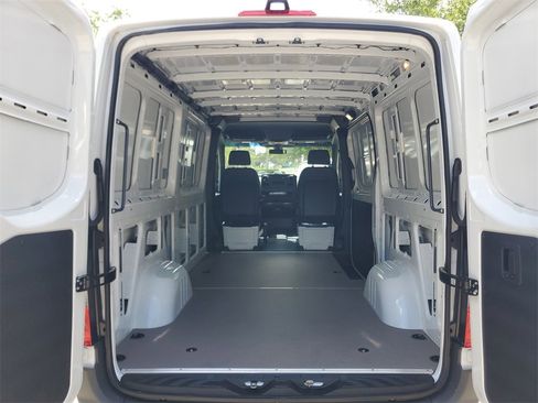 Used 2025 Mercedes-Benz Sprinter 2500 image 13