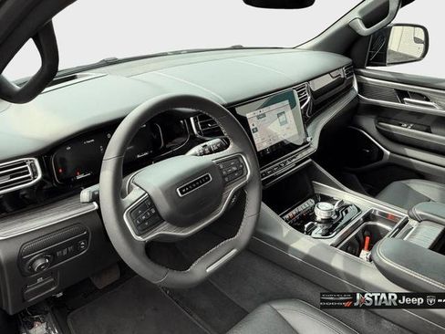 Used 2024 Jeep Wagoneer Series III w/ Premium Group I image 11