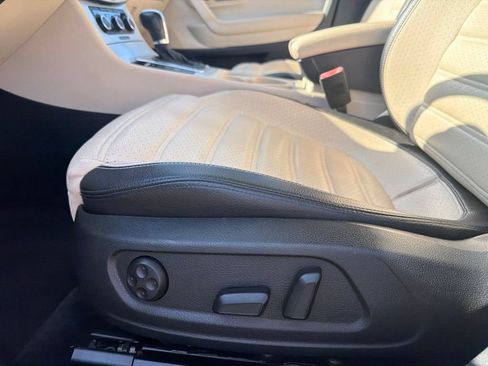 Used 2012 Volkswagen CC Sport FWD image 16