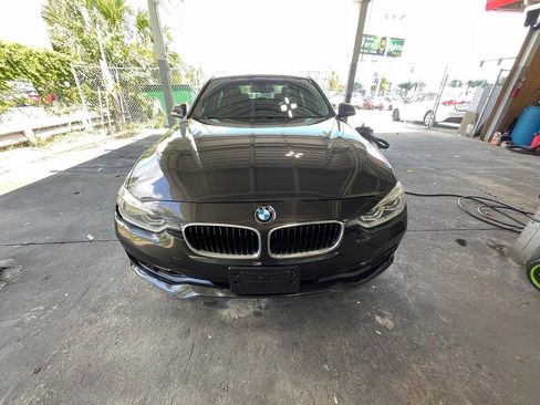 Used 2018 BMW 320i Sedan RWD image 1