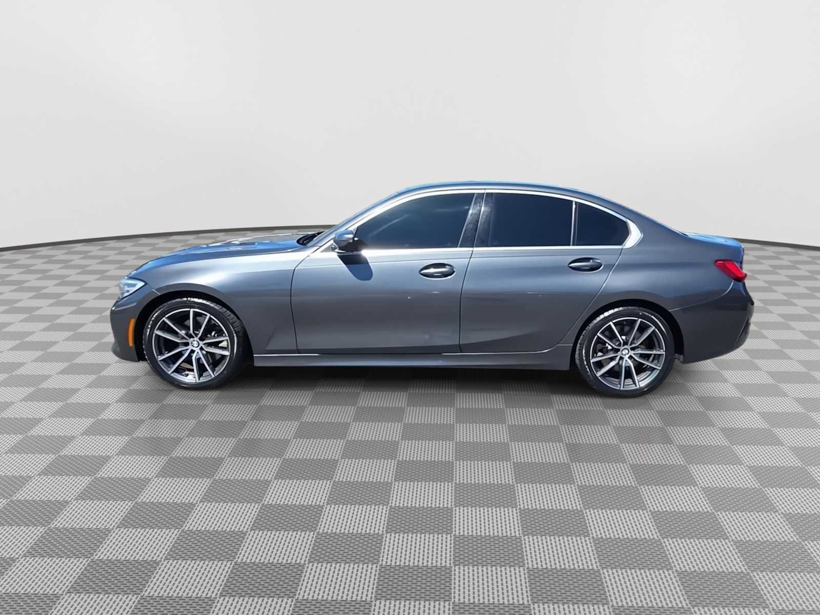 Used 2019 BMW 330i Sedan w/ Driving Assistance Package RWD image 5