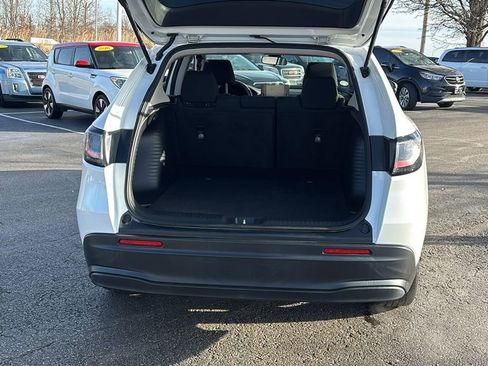 Certified 2023 Honda HR-V LX image 32