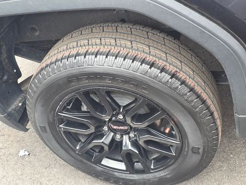 Used 2023 GMC Sierra 1500 Elevation w/ LPO, Elevation Black Package image 9