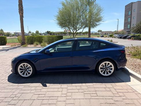 Used 2022 Tesla Model 3 Standard Range RWD image 5