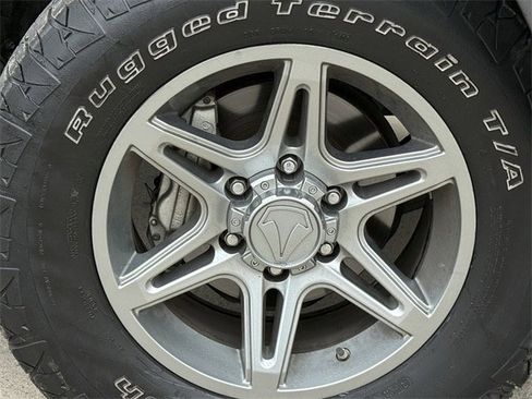 Used 2014 Toyota Tacoma PreRunner w/ SR5 Package image 11