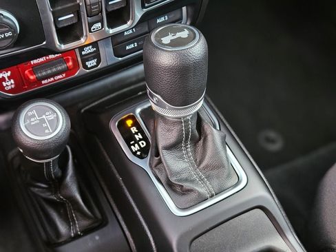 Used 2024 Jeep Wrangler Unlimited Rubicon 4xe image 21