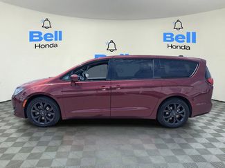 Used 2020 Chrysler Pacifica Touring w/ S Appearance Package FWD video 2